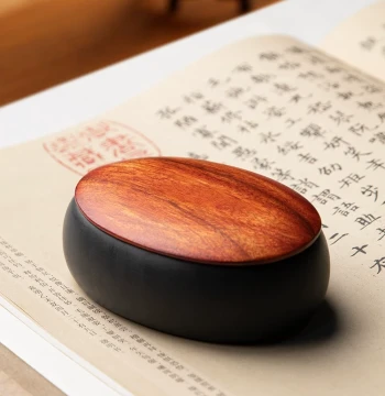 Lanzhai Palm-Sized Ink Stone for Calligraphy – Portable Covered Grinding Stone with Natural Black She Ink Slab for Practice