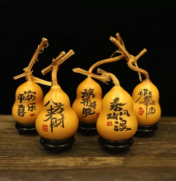 Natural Wenwan Plump Small Gourd Home Ornament, Real Mini Gourd Pendant with Seeds and Stem, Ink-Carved Decorative Gourd