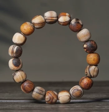 Premium Agarwood Beaded Bracelet - Natural Fragrant Old Wood, Unpolished Beads, No Lacquer or Wax for Meditation and Collecting