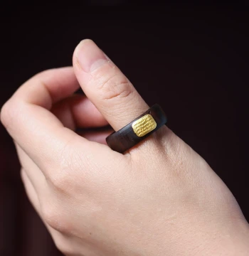 Agarwood Thumb Ring with Five Heart Sutra Mantras: Carved Wooden Rotating Band Collectible