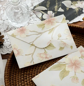 Vintage Romantic Specialty Kraft Paper Embossed Letter Paper and Envelope Set, Gold-Foil Handwritten Letters, Premium Envelope Bags
