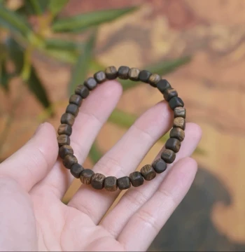 Natural Hainan 99 Chen Agarwood Bracelet for Men and Women, Square Bead Cultural Play Single-Loop Elegant Premium Wood Beads