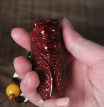Small-Leaf Red Sandalwood Carved Golden Cicada 'One Cry Stuns All' Car Ornament - Solid Wood Cicada Cultural Plaything Craft