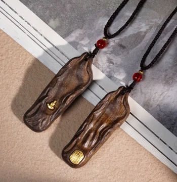 Agarwood Freeform Pendant Necklace – Lotus Leaf Design Safety Amulet, Carved Wood Retro Ornament for Traditional Play