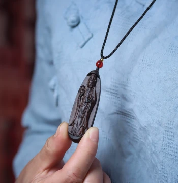 Vietnamese Agarwood Double-Sided Carved Guanyin Pendant, Handheld Ornament, Cultural Craft, Bodhisattva Wood Carving Necklace, Car Hanging