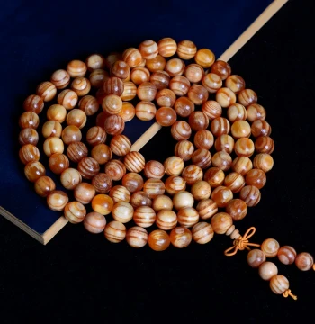 Northeast Agarwood Pine Amber Wood Blood Dragon Wood 108-Bead Buddhist Prayer Bracelet with Consistent Grain and High Transparency for Collectors