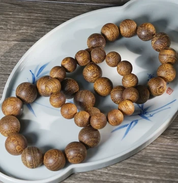 White Qinan Agarwood Prayer Beads Bracelet - Black Chess Wood Round Beads, Wooden Wenwan Handcraft Jewelry