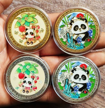 Chinese National Treasure Panda Relief Animal Gold-Plated Commemorative Coin - Collectible Lucky Coin for Tourist Attractions