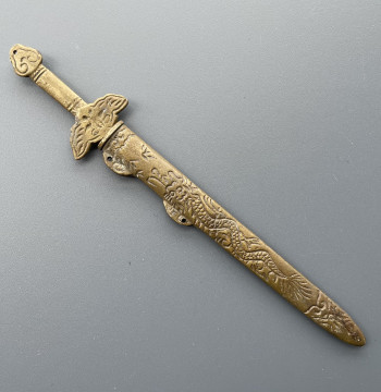 Authentic Aged Patina Republic Era Brass Tai Chi Sword and Seven-Star Sword – Vintage Bronze Artifacts and Collectibles, Guaranteed Genuine and Old