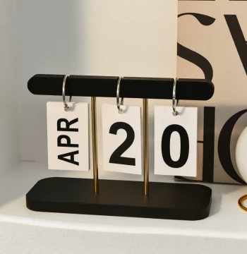 2026 New Flip Calendar Desktop Decor: Creative Date Display for Dining Tables, Entryways, and Photo Props