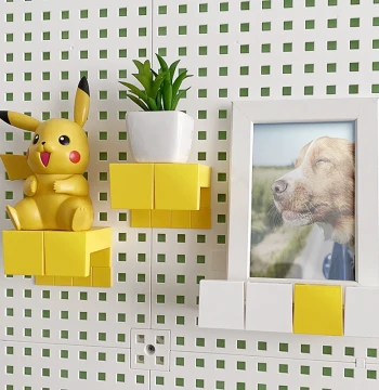 Creative No-Drill Figure Blind Box Display Shelf, Wall-Mounted Storage Rack with Dividers for Photo Frames
