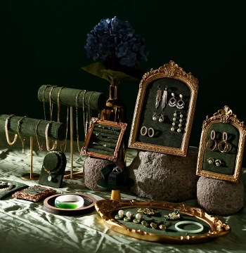 Green Jewelry Display Stand for Bracelets, Earrings, and Photo Props