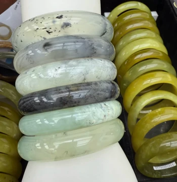 Natural Xiuyan Jade Bangle with Ink-Wash Pattern, Size 56 for Women