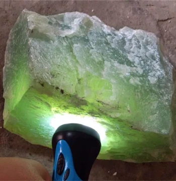 Raw Jade Stone, Xiuyan Jade Rough Material, Large Blocks, Seed Material and Scraps for Carving Jade Ornaments and Pendants