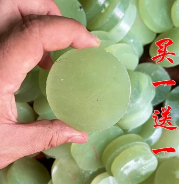 Natural Xiuyan Jade Bangle for Women: Authentic Grade A Old Oil Green Tremolite Bracelet from Liaoning