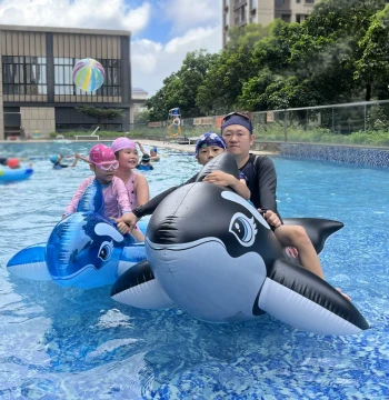 Black Whale and Flamingo Inflatable Swimming Rings - Unicorn Ride-On Floats for Adults and Kids at Water Parks and Pools
