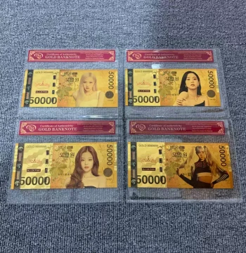 BLACKPINK Gold Foil Commemorative Banknote Collectible Featuring Lisa, Rosé, Jisoo, and Jennie Merchandise