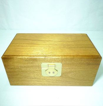 Large Capacity Golden Nanmu Wood Jewelry Box - Vintage Chinese Style Storage for Antiques and Collectibles
