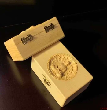 Master Goldsmith's Hinoki Wood Carved Jewelry Box, Cosmetic Case, and Storage Container for Antiques and Collectibles