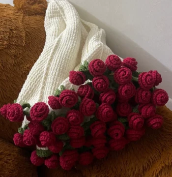 DIY Blanket Bouquet Kit – Crochet Rose Flower Blanket with Yarn & Patterns for Valentine's Gift
