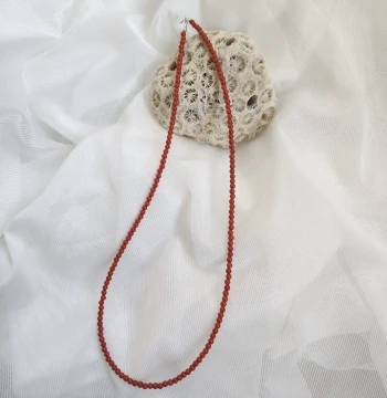 Vintage Style 2.5mm Ultra-Fine Natural Seed Bead South Red Agate Necklace for Women - Lucky Year Red Fashion Collarbone Chain