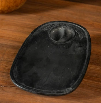 Ming Dynasty Peach-Shaped Inkstone with Eyebrow Pattern from She County – Authentic Antique Collectible for Scholar's Studio, Desktop Ornament, and Inkstone Enthusiasts