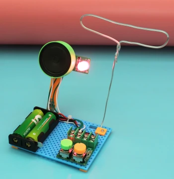 New FM Retro Knob Radio DIY Kit for Students - STEM Tunable Wireless Radio Project