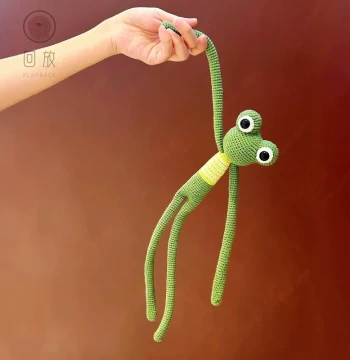 Crochet DIY Long-Legged Frog Doll Material Kit, Hand-Knitted Yarn Curtain Tie-Back Toy