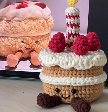 DIY Handmade Mini Cake Jelly Doll Crochet Kit with Horn Bread Design Gift