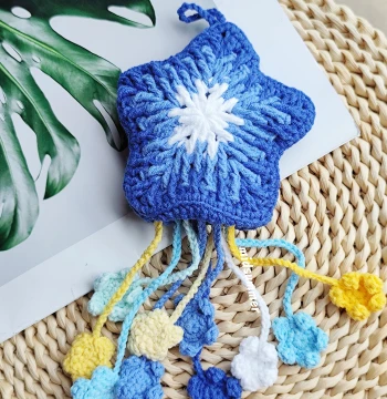DIY Portable Mesh Bag Hand-Knitted Star Charm Cup Cozy Kit with Yarn and Crochet Hooks for Homemade Gifts