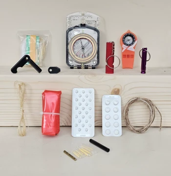 Yinuo Survival Record Survival Kit Accessories DIY Outdoor Camping Fishing Doomsday Survival EDC Handmade Knife