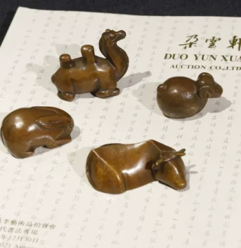 Duoyunxuan Scholar's Studio Elegant Items: Camel, Rabbit, Reclining Ox, and Reclining Sheep Bronze Paperweights. Study Decor, Collectibles, and Gift Sets for Calligraphy Enthusiasts.