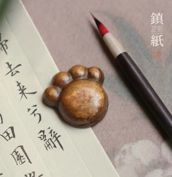 Wenxintang Solid Bronze Cat-Paw Paperweight, Pure Copper Calligraphy Accessory, Multi-Functional Portable Ruler, Museum-Style Antique Bronze Study Decor