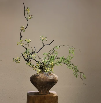 Zen Ceramic Vase: New Chinese Song Dynasty Aesthetic Decor for Homestays, Hotels, and Entryways