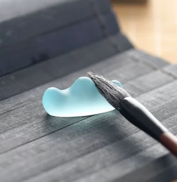 Glazed Brush Rest and Brush Mountain for Student Calligraphy Practice - Scholar's Four Treasures Desk Ornament for Holding Brushes or Chopsticks