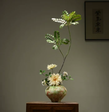 Chinese Retro Ceramic Vase with Artificial Nandina, Living Room Entryway Decor for Hotels and Homestays