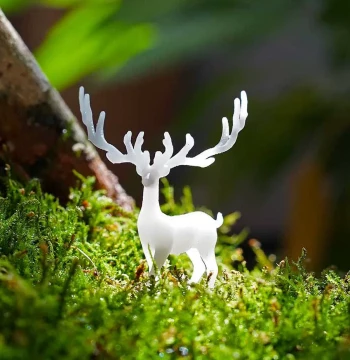 Fairy Deer Moss Terrarium Decor - Aquatic Tank Ecosystem with Succulents, Flowers, and Miniature Animal Figures