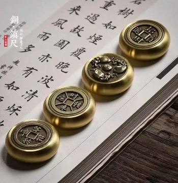 Tianyitang Brass Round Creative Rotatable Paperweight, Metal Book Press for Calligraphy and Painting, Chinese Style Desktop Ornament for Students and Beginners