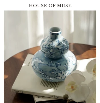 Muse Home "Fu Qi Hua Ying" New Chinese-Style Hand-Painted Blue-and-White Porcelain Vase – Retro Gourd-Shaped Flower Arrangement Decor