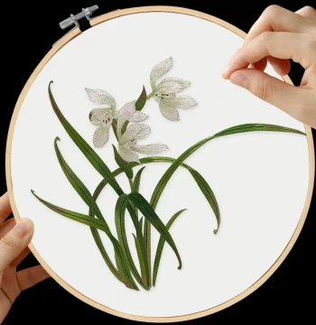 Su Embroidery Beginner DIY Orchid Kit with Printed Pattern on Round Fan, Handmade Embroidery Set, Perfect Gift for Foreign Friends