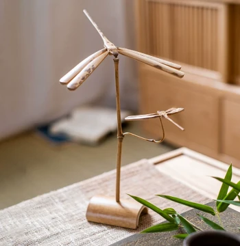 Juhan Balanced Bamboo Dragonfly, New Chinese Zen Desk Ornament, Retro Tea Room Craft with Ancient Style, Decorative Gift