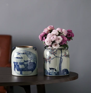 Taomeiji Vintage Hand-Painted Blue and White Porcelain Vase, Jingdezhen Retro Flower Vessel, Chinese Ceramic Jar for Floral Arrangement and Display