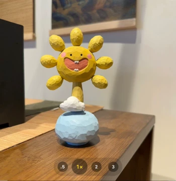 Hand-Carved Wooden Sunflower Figurine - Cute Healing Creative Office Desk Decor & Gift