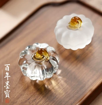 Pumpkin-Shaped Crystal Glass Paperweight for Calligraphy | Compact Ancient-Style Desk Accessory for Students and Beginners | Creative Book/Press Holder and Brush Rest