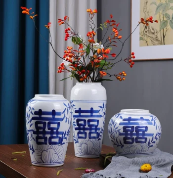 New Chinese Style Hand-Painted Blue and White Porcelain Vase with Double Happiness Character, Retro Living Room Flower Vessel for Wedding and Engagement Decor