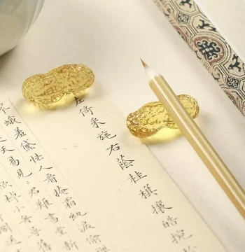 Calligraphy Brush Rest: Peanut-Shaped Holder, Brush Support, Creative Four Treasures of the Study Ornament, Crystal Calligraphy Accessory
