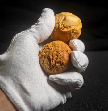 Hand-Carved Small-Leaf Yellow Boxwood Zhong Kui Blessing Pendant: Health Ball and Hand-Held Piece to Ward Off Workplace Rivals and Attract Wealth