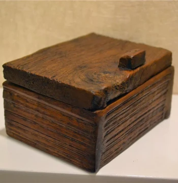 Shimaha Thai Handcrafted Wooden Storage Box for Jewelry and Desktop Display, Solid Wood Business Card Holder, Square Creative Design