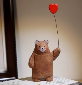 Hand-Carved Wooden Brown Bear Holding a Heart – Cute Healing Desk Ornament, Gift for Women