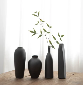 Ru Kiln Black Ceramic Vase - Creative New Chinese Zen Style Retro Artistic Flower Arranger, Japanese Tabletop Decor